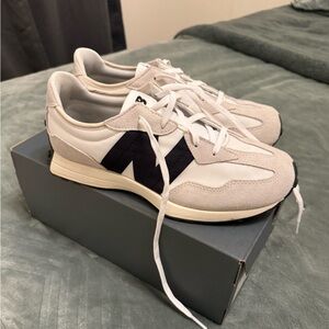 Women’s New Balance 327